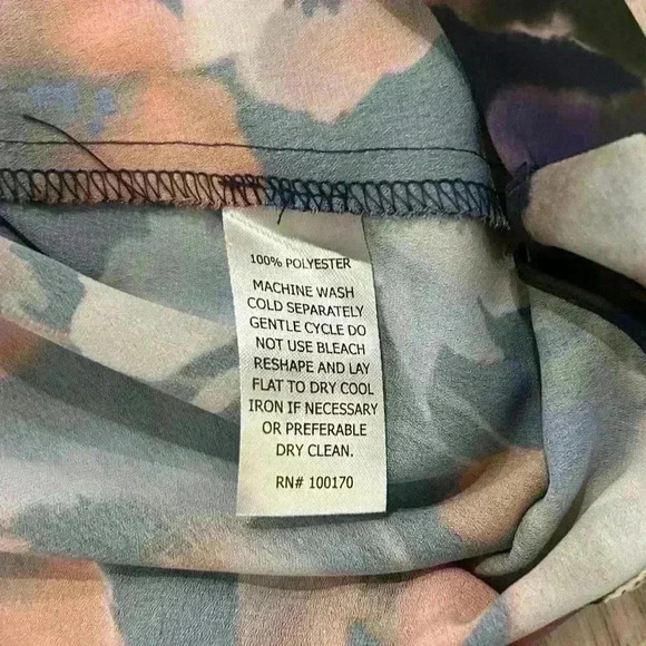 Emma & Olivia Floral Blouse Long Bell Sleeve Hi Low Crossover Front Size XL - Picture 3 of 6